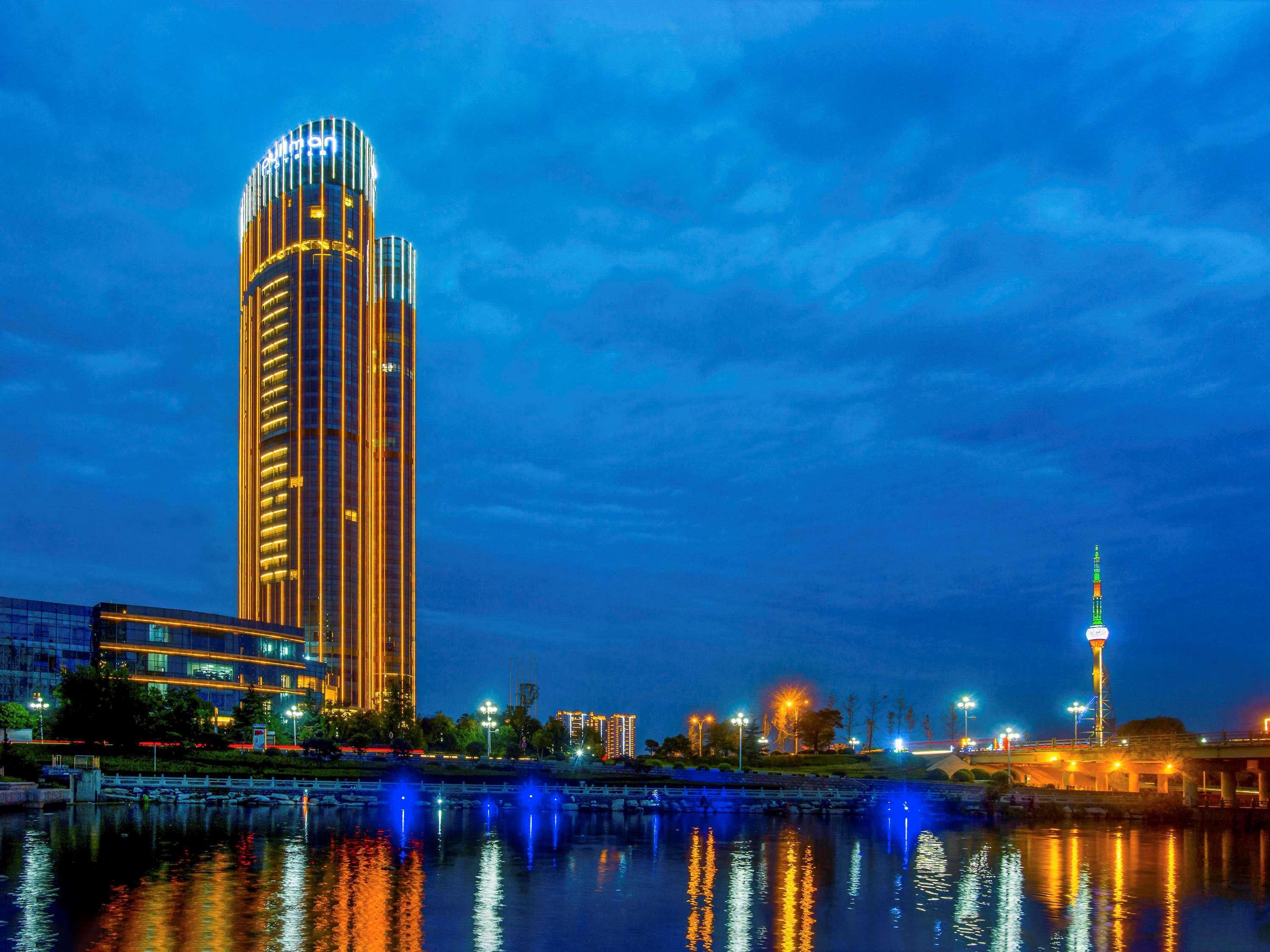 Pullman Linyi Lushang Esterno foto