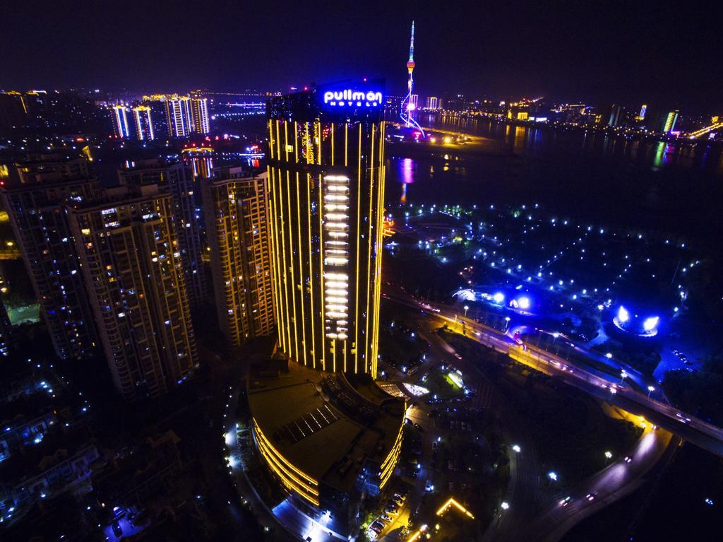 Pullman Linyi Lushang Esterno foto
