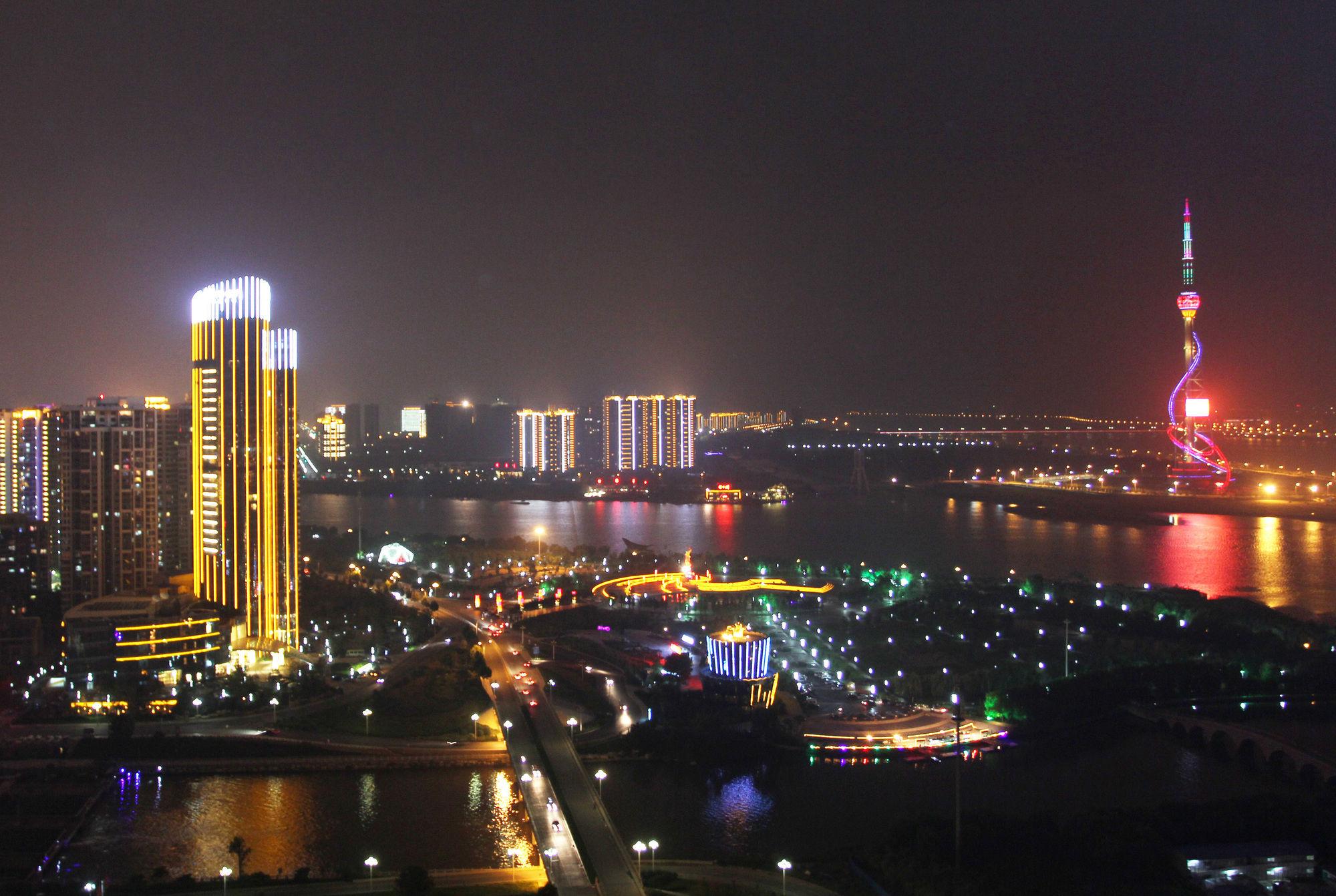 Pullman Linyi Lushang Esterno foto